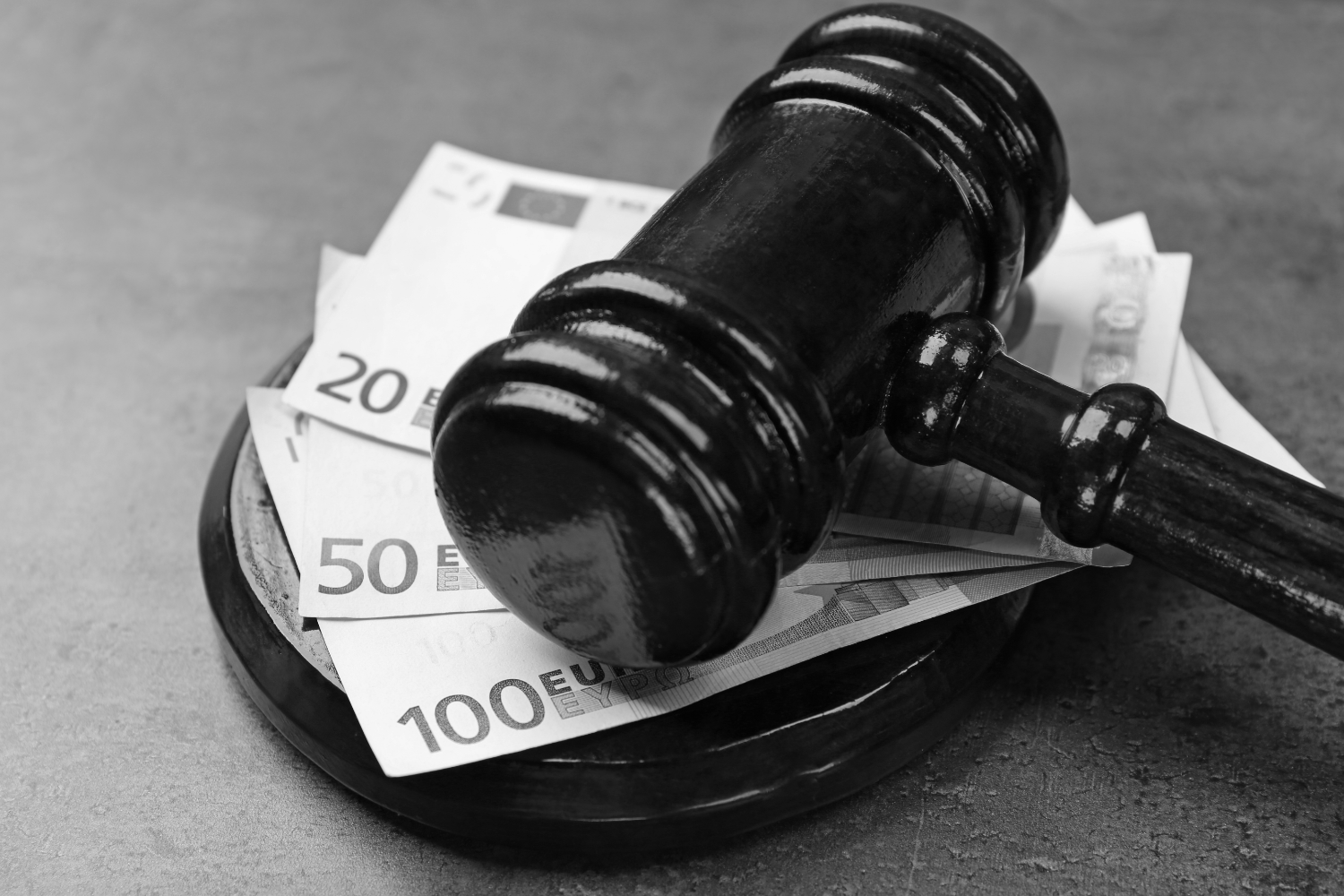 Lo studio è specializzato nella gestione dei crediti NPL e nello svolgimento di tutta l’attività inerente recupero del credito: dalla due diligence sino al workflow operativo.