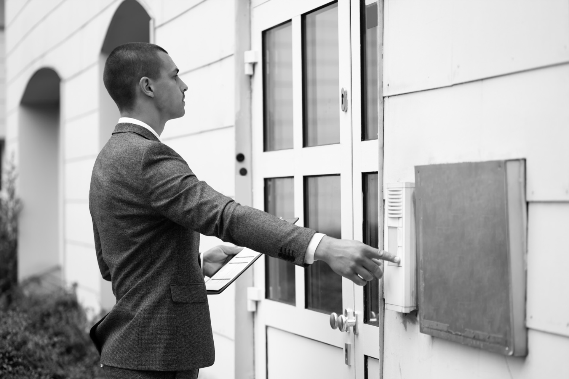 Insieme di attività svolte dai creditori per recuperare il credito non pagato. Comprende due fasi: la prima stragiudiziale e la seconda giudiziale, che non sempre è necessaria.
